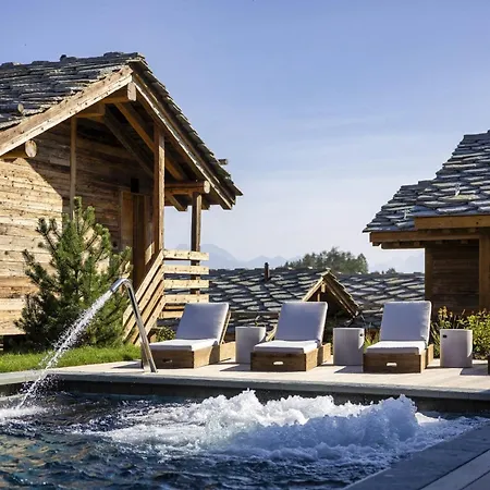 Hotel Mad Retreat