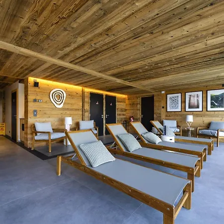 Hotel Mad Retreat