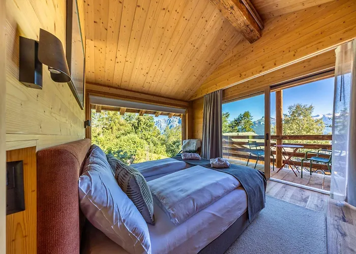 Mad Retreat فندق *