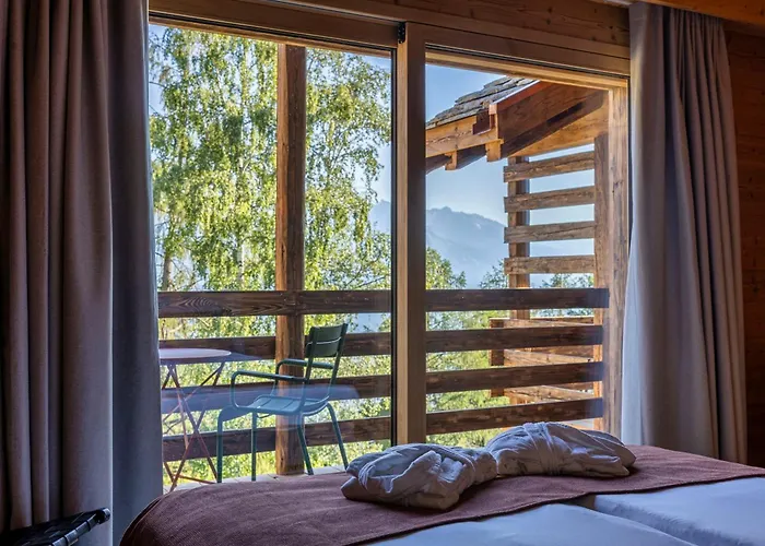 فندق Mad Retreat