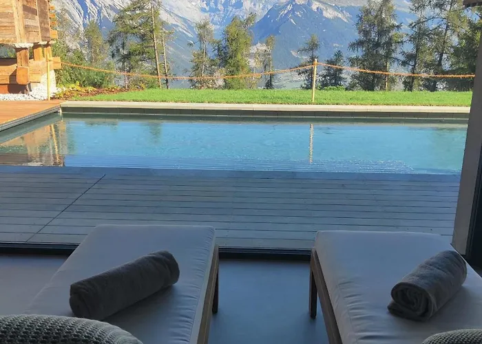 Mad Retreat فندق *