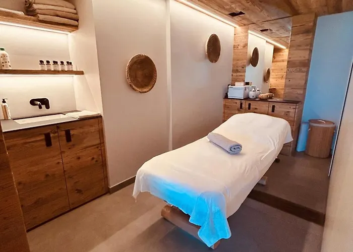 Mad Retreat فندق نينداز