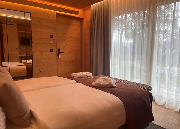 Mad Retreat فندق نينداز