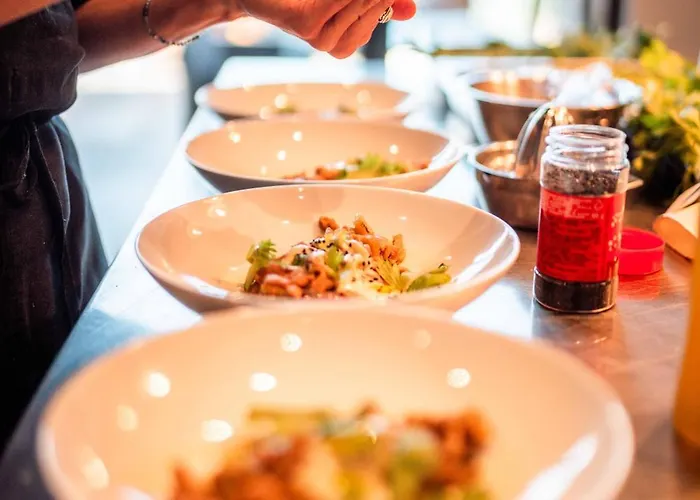 فندق Mad Retreat نينداز