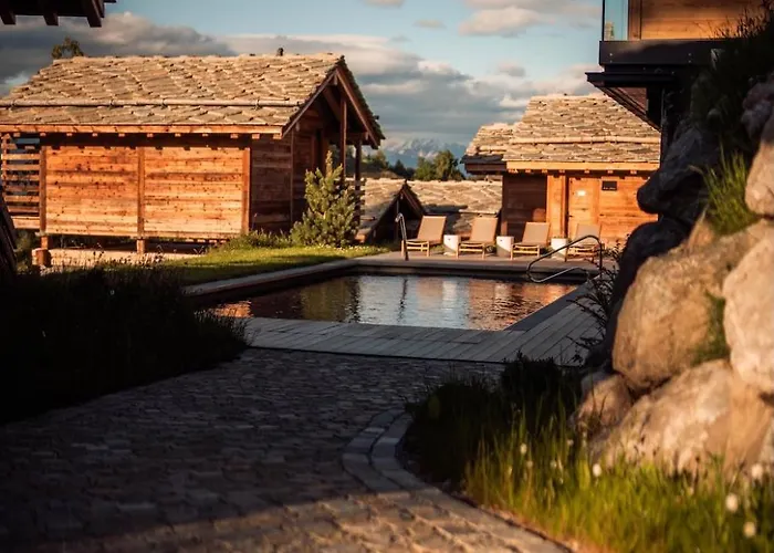 فندق Mad Retreat