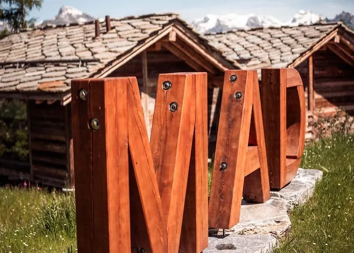 Mad Retreat فندق نينداز