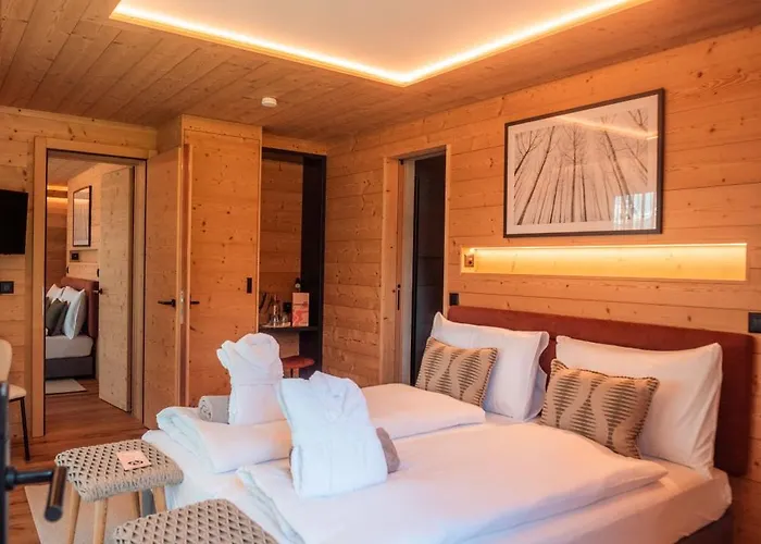 فندق Mad Retreat نينداز