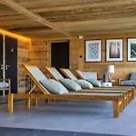 Mad Retreat Hotel *