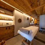 Hotel Mad Retreat