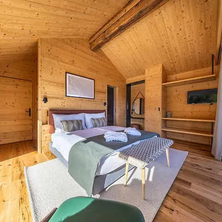 Otel Mad Retreat