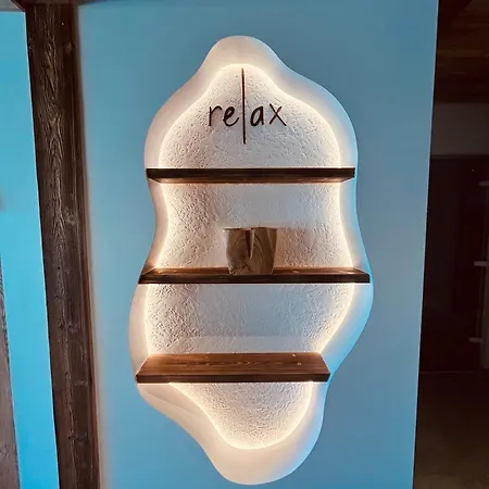 Mad Retreat Otel *