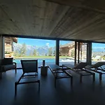Hotel Mad Retreat