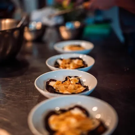 Mad Retreat 호텔 *